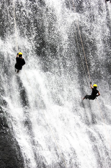 Water-Rappelling